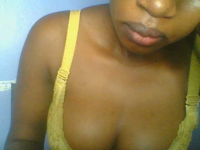 Sweetchely live cam on BongaCams