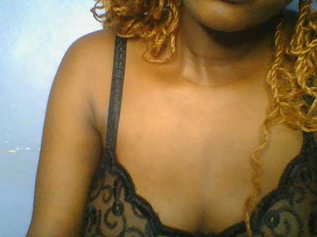 Sweetchely live cam on BongaCams