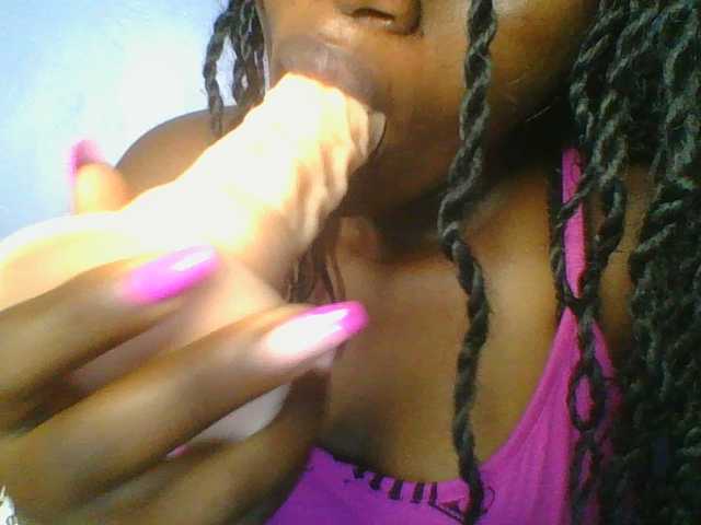 Sweetchely live cam on BongaCams