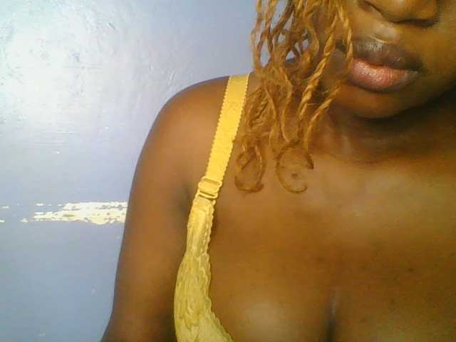 Sweetchely live cam on BongaCams