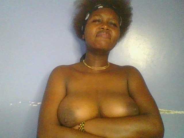 Sex chat gratuit in direct cu Sweetchely pe BongaCams