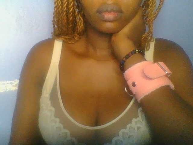Sweetchely live cam on BongaCams