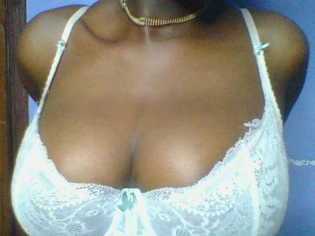 Sweetchely live cam on BongaCams