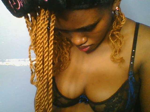 Sweetchely live cam on BongaCams