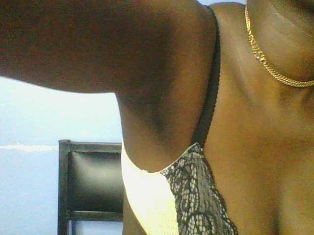 Sweetchely live cam on BongaCams
