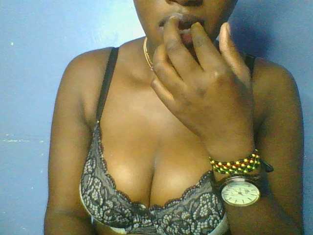 Sweetchely live cam on BongaCams