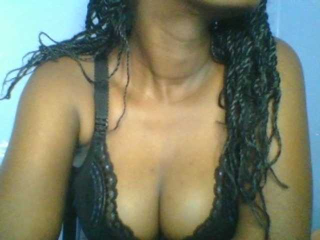 Sweetchely live webcam show