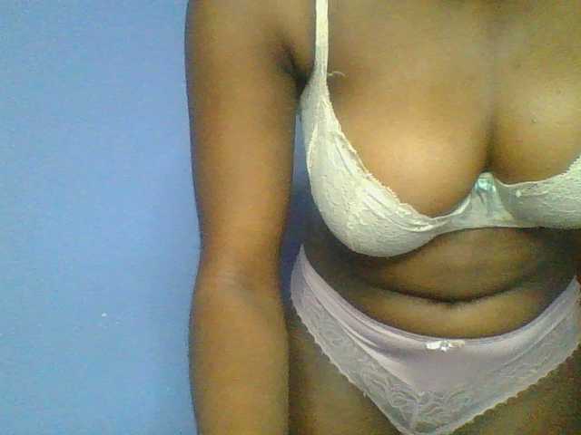 Sweetchely live cam on BongaCams