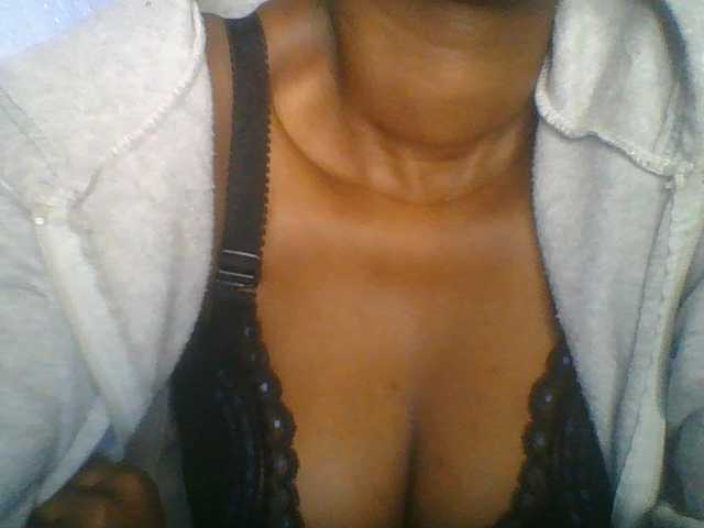 Sweetchely live cam on BongaCams