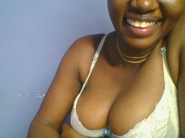 Sweetchely live cam on BongaCams
