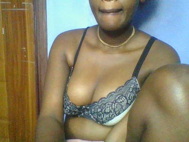 Sweetchely live cam on BongaCams