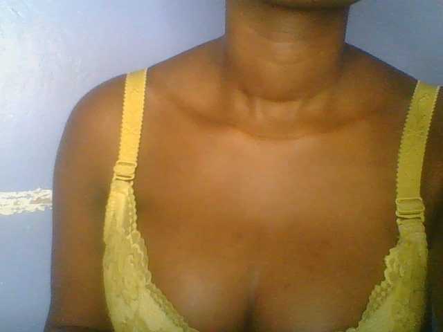 Sweetchely live cam on BongaCams