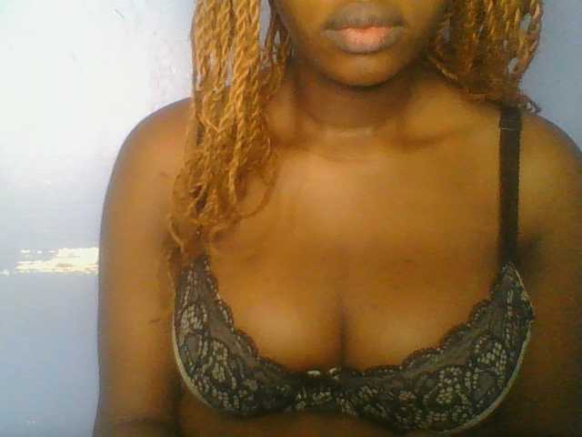 Sweetchely live cam on BongaCams