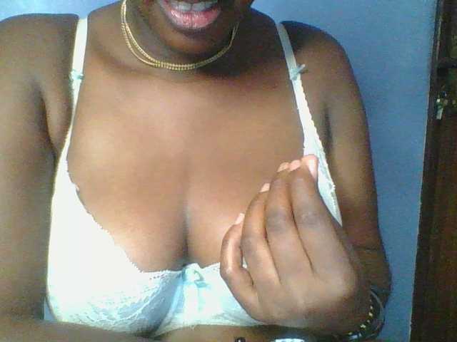 Sweetchely live cam on BongaCams