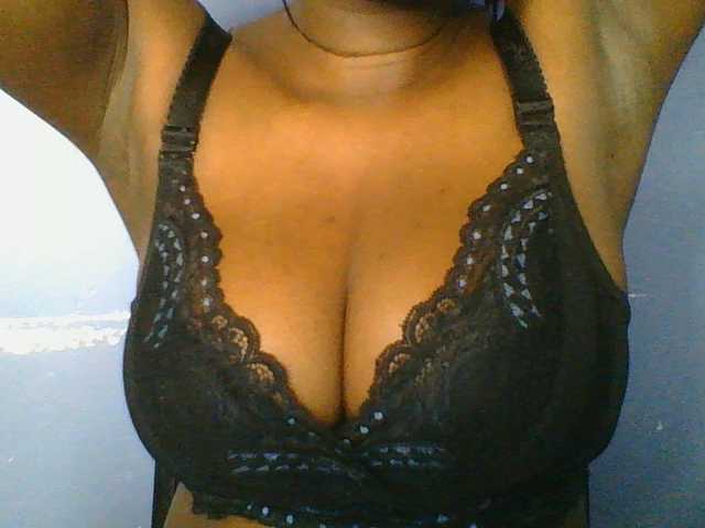 Sweetchely live cam on BongaCams