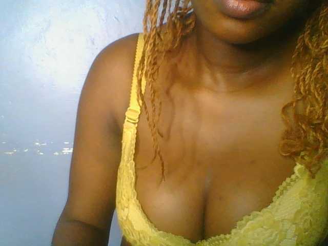 Sweetchely live cam on BongaCams