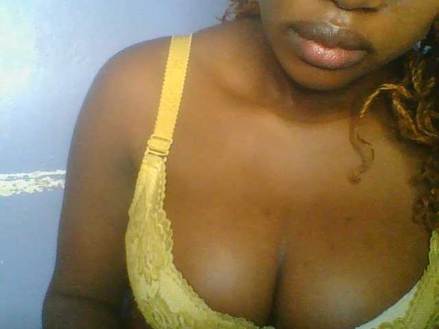 Sweetchely live cam on BongaCams