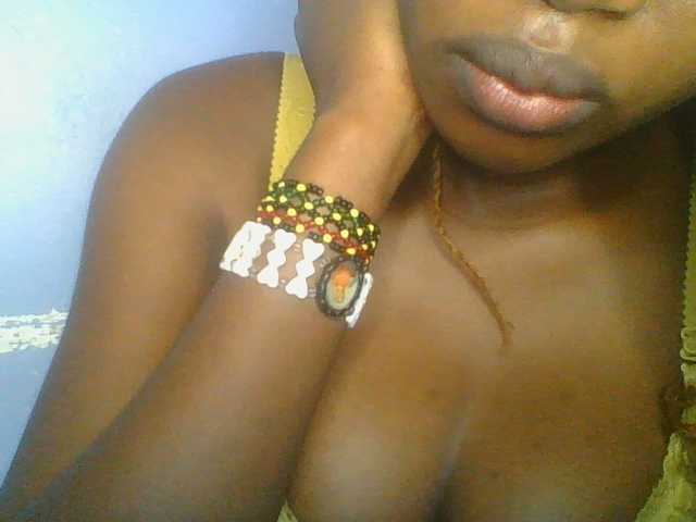 Sweetchely live cam on BongaCams