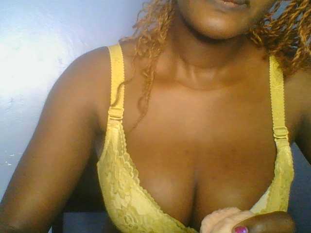 Sweetchely live cam on BongaCams