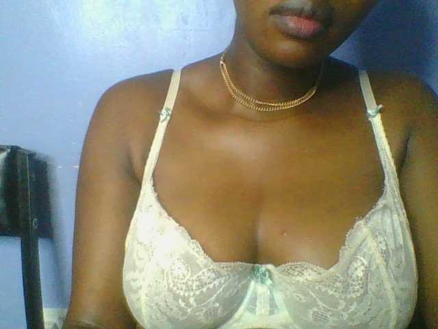 Sweetchely live cam on BongaCams