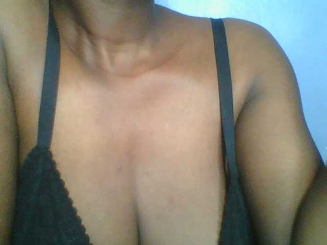 Sweetchely live cam on BongaCams