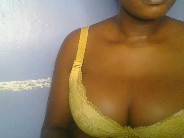 Sweetchely live cam on BongaCams