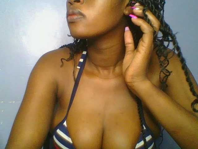 Sweetchely live cam on BongaCams