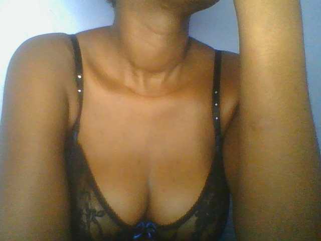 Sweetchely live cam on BongaCams