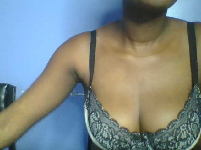 Sweetchely live cam on BongaCams