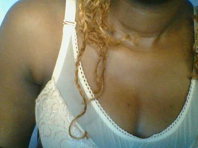 Sweetchely live cam on BongaCams