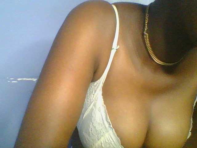 Sweetchely live cam on BongaCams