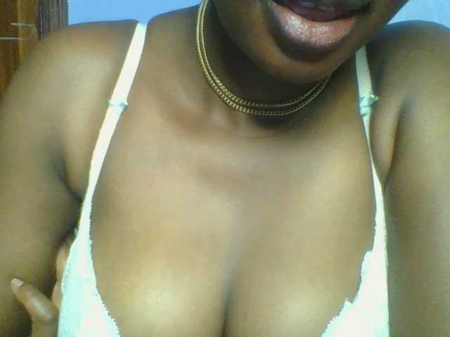 Sweetchely live cam on BongaCams