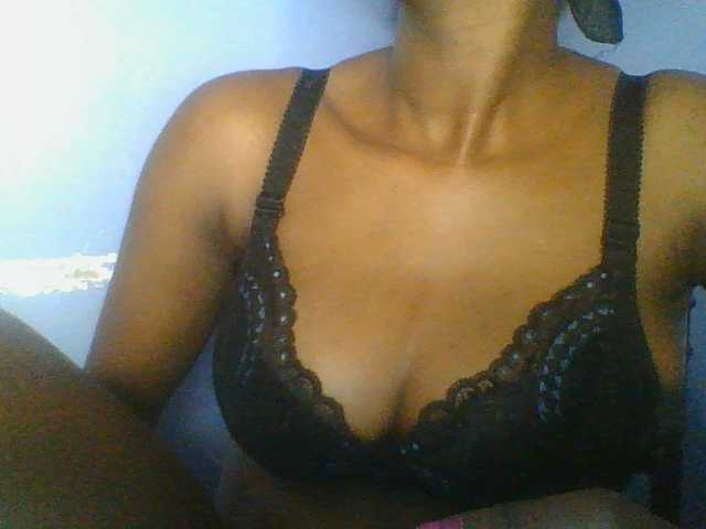 Sweetchely live cam on BongaCams