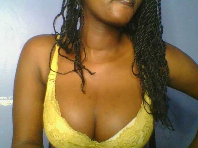 Sweetchely live webcam show