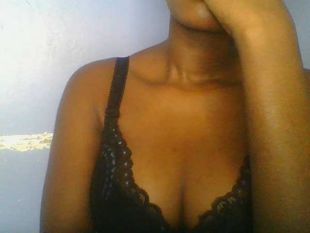 Sweetchely live cam on BongaCams