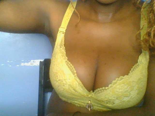 Sweetchely live cam on BongaCams
