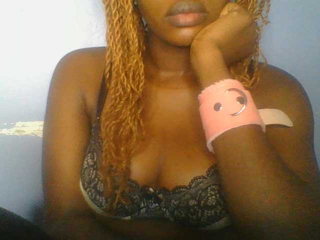 Sweetchely live cam on BongaCams