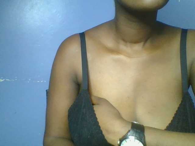 Sweetchely live cam on BongaCams