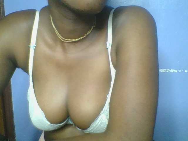 Sweetchely live cam on BongaCams