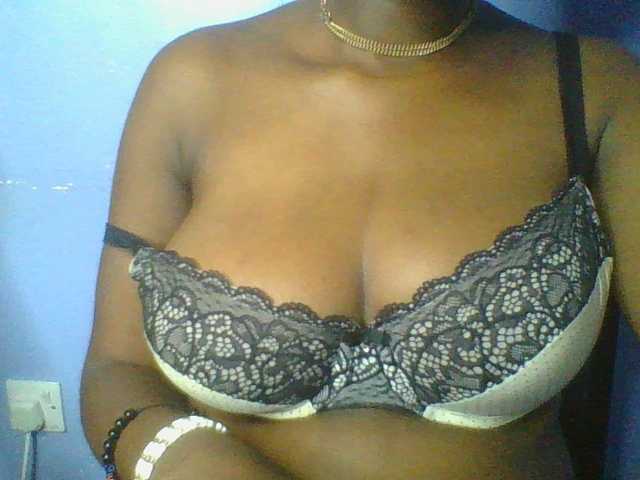 Sweetchely live cam on BongaCams
