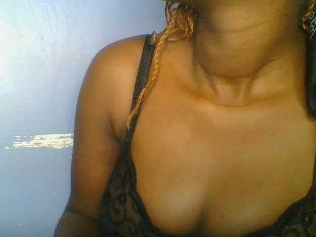 Sweetchely live cam on BongaCams