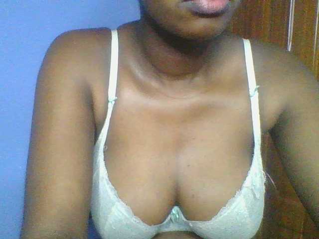 Sweetchely live cam on BongaCams