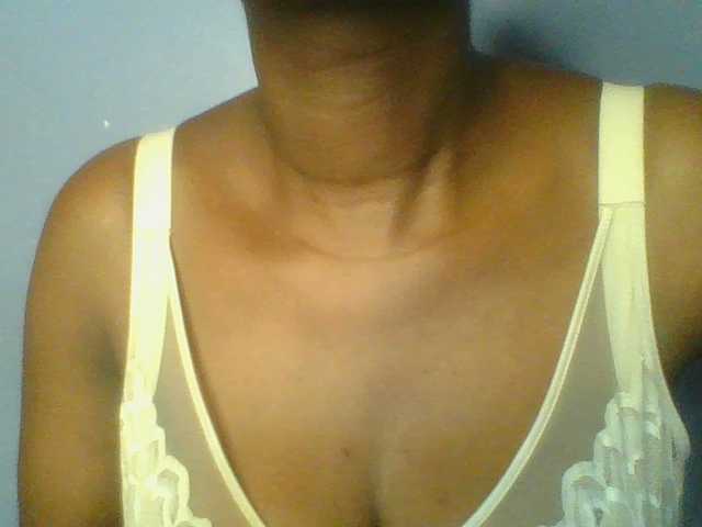 Sweetchely live cam on BongaCams