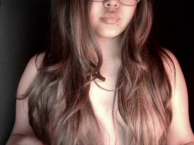 HoneyMoans live cam on BongaCams