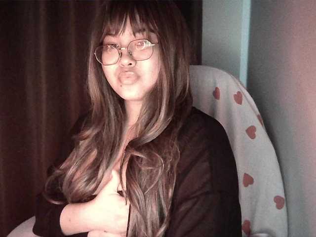 HoneyMoans live cam on BongaCams