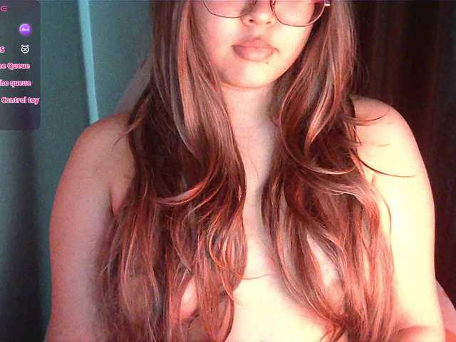 HoneyMoans live webcam show