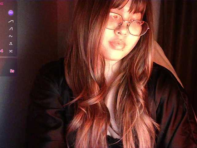 HoneyMoans live cam on BongaCams