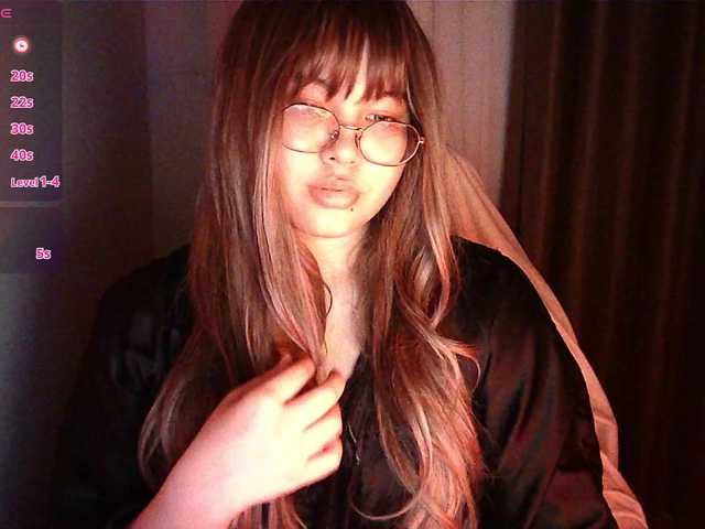 HoneyMoans live cam on BongaCams