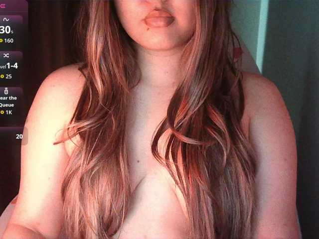 HoneyMoans live webcam show