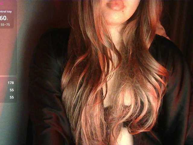 HoneyMoans live cam on BongaCams